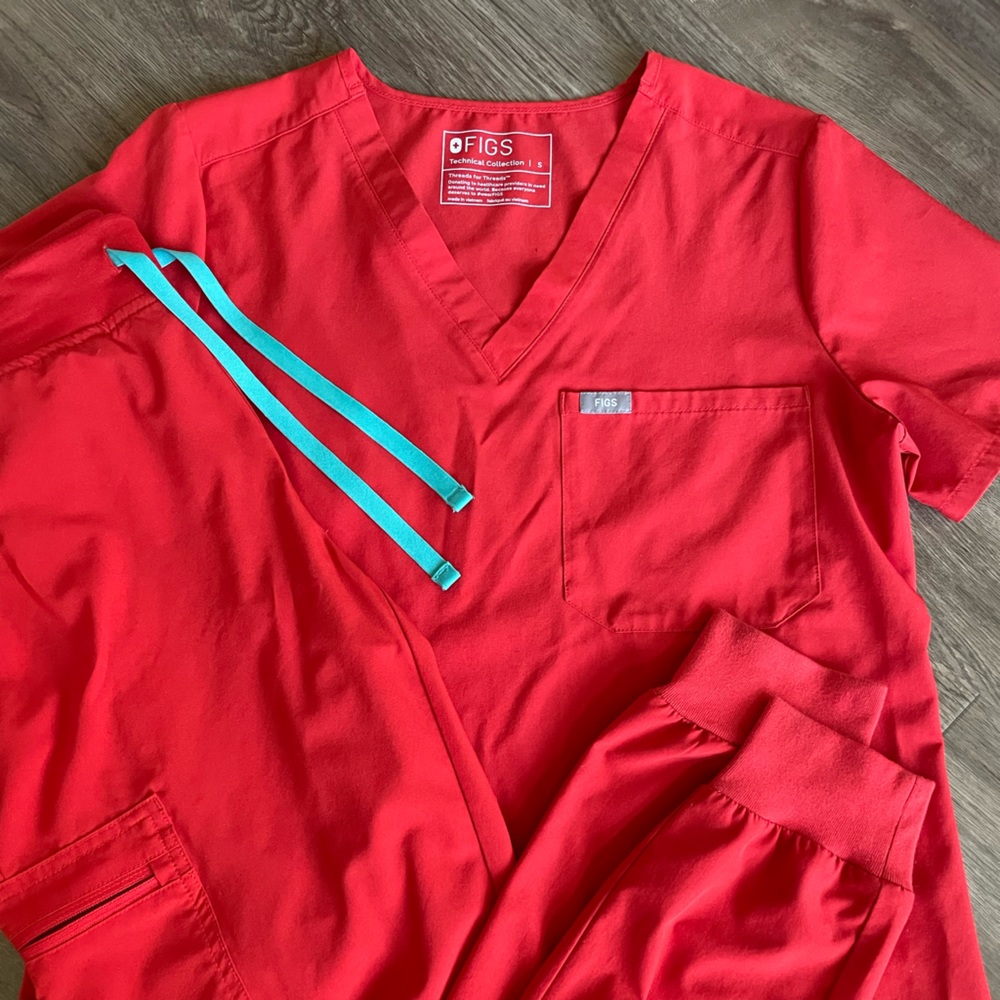 FIGS Scrubs - Pop Red